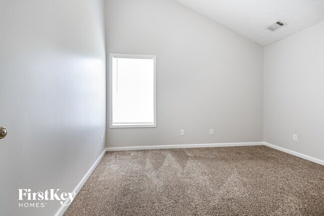 Building Photo - 619 Shadow Valley Ct