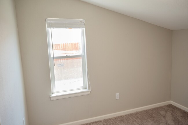 Building Photo - Remodeled house, yard, Granite, Stainless ...