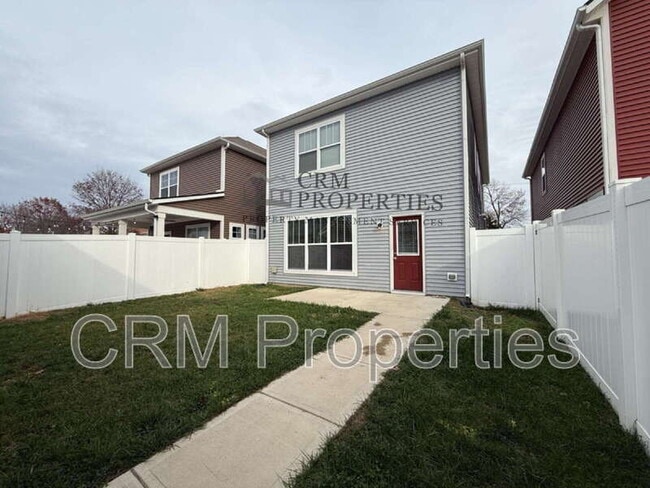 Building Photo - 326 N Warman Ave