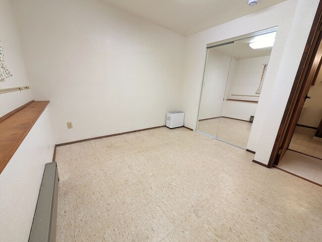 Building Photo - 284