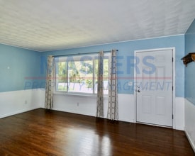 Building Photo - 10477 Mandell Rd