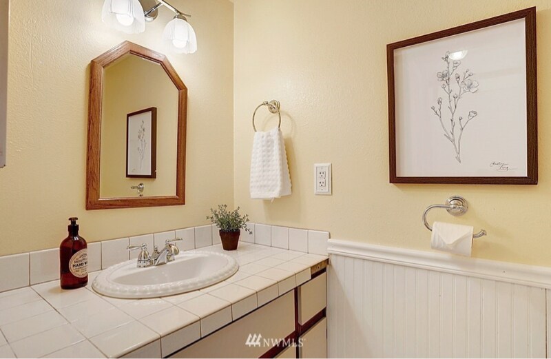 Building Photo - 5511 Fairlawn Drive SW