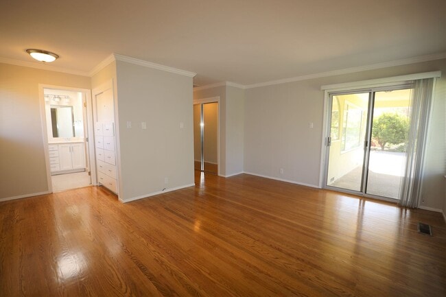 Building Photo - 25 Genevra Rd