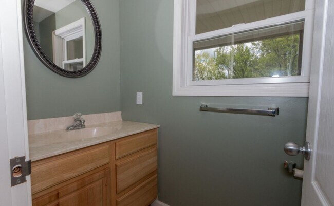 Building Photo - 14 Rowland St