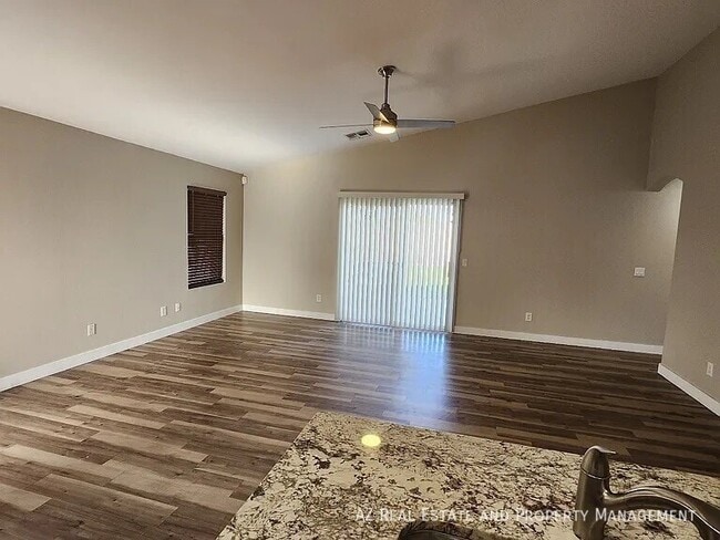 Building Photo - 8642 W Echo Ln