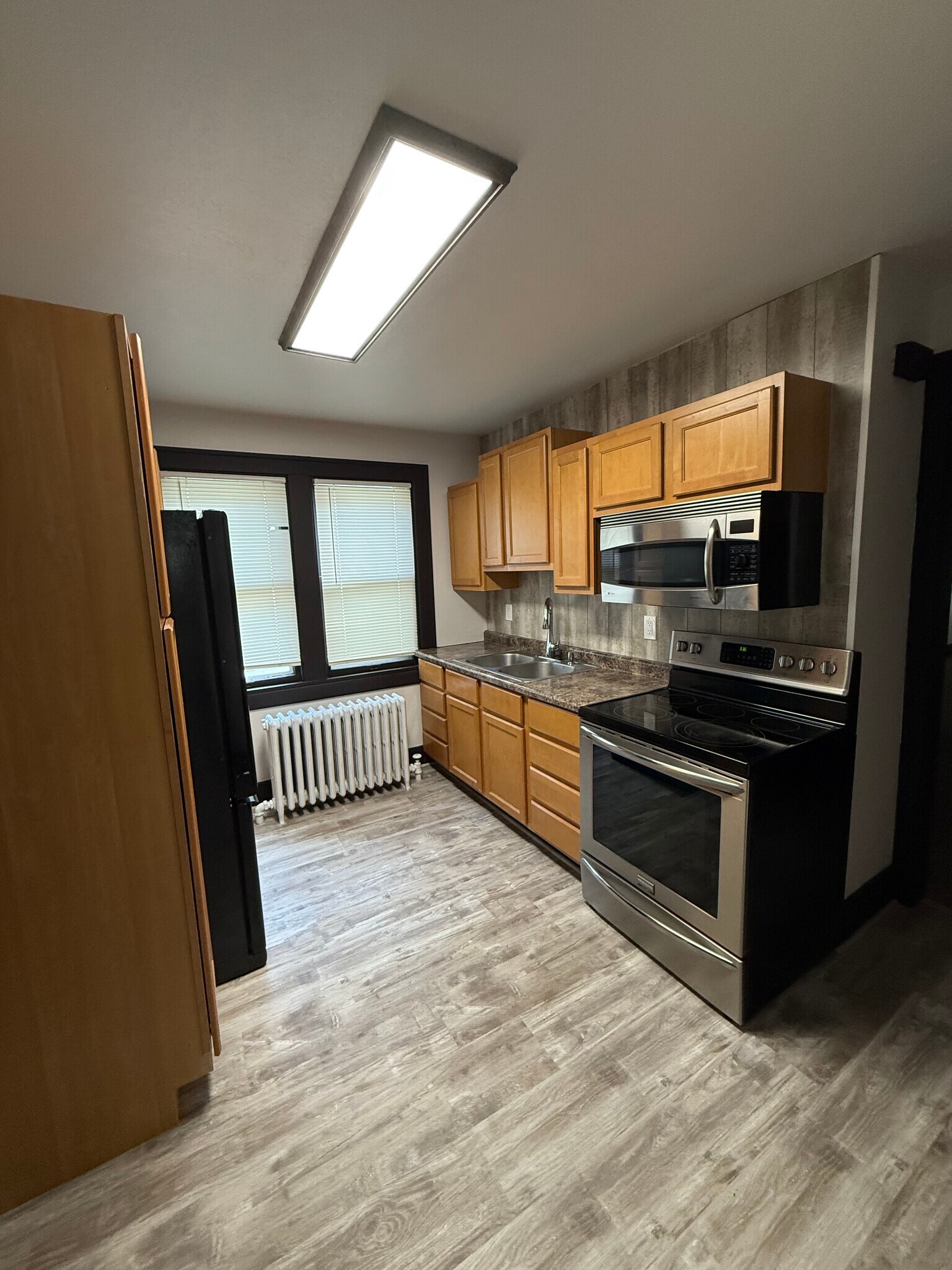 Building Photo - 1214 S 76th St