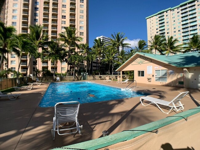Building Photo - Salt Lake (Honolulu-Country Club Village 6) - 2 bed, 1 bath, 2 parking stalls
