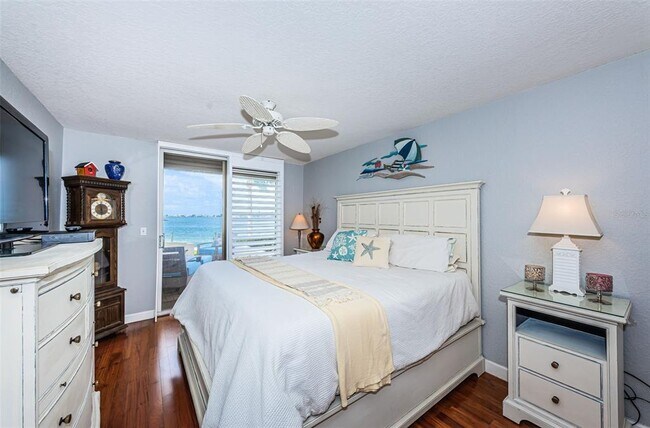 Building Photo - 6105 Bahia Del Mar Cir