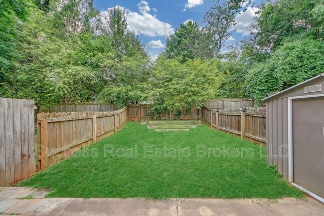 Building Photo - 4000 Sand Wedge Cir