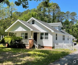 Building Photo - 5330 Masonboro Loop Rd
