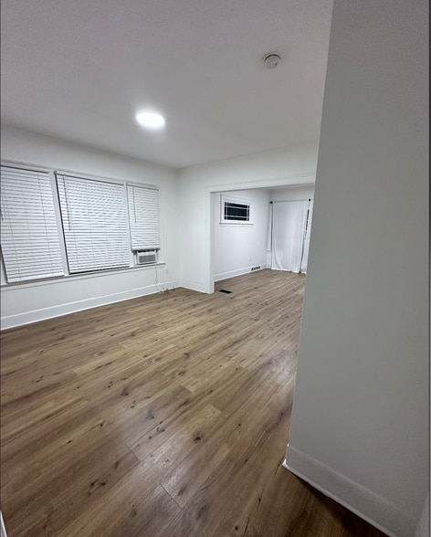 Living Room - 409 Raines Park