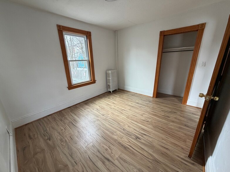 Bedroom 1 - 6 Smythe St