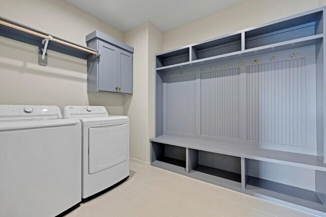 Building Photo - 16649 Garnett St