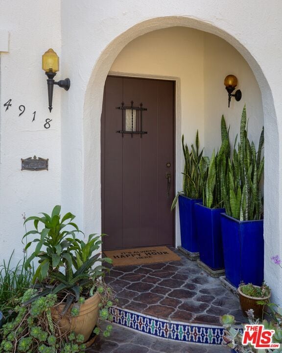 Building Photo - 4918 Angeles Vista Blvd