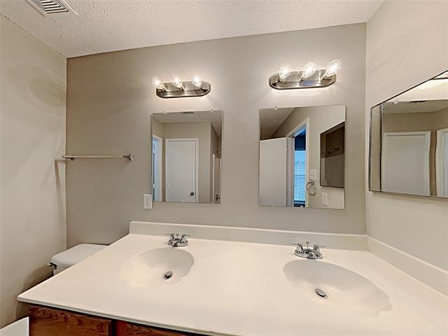 Building Photo - 2213 Plum Ct