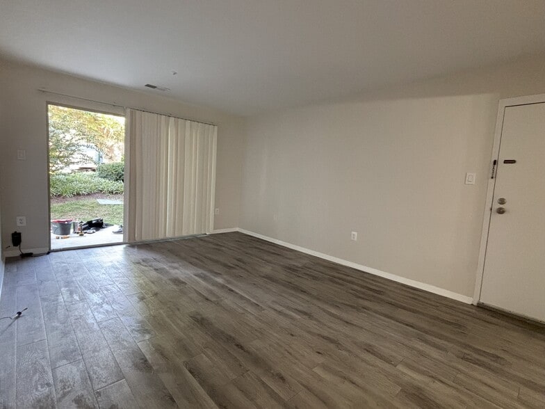 Building Photo - 7908 Pearlbush Dr