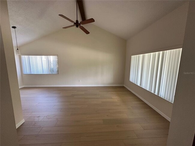 Building Photo - 852 Woodside Rd