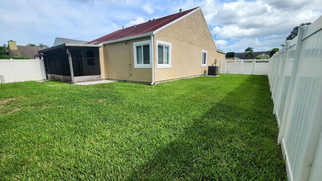 Building Photo - 8463 Dynasty Dr