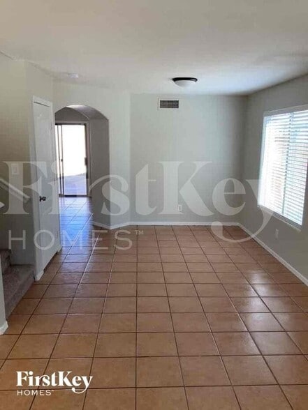 Building Photo - 12922 W Holly St