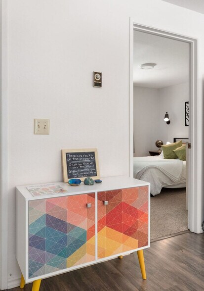 Building Photo - 804 N Main St