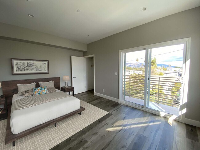 A Bedroom Suite on 3rd Floor - 5747 Fulcher Ave