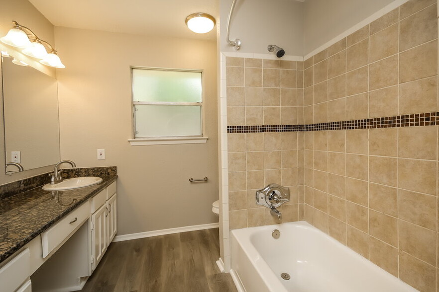 Building Photo - 21206 Waymare Ln