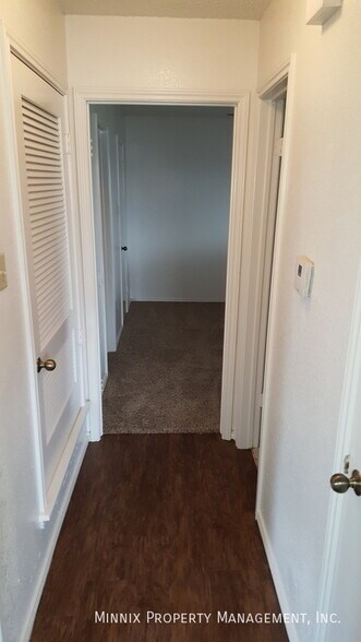 Building Photo - 8208 Vernon Ave