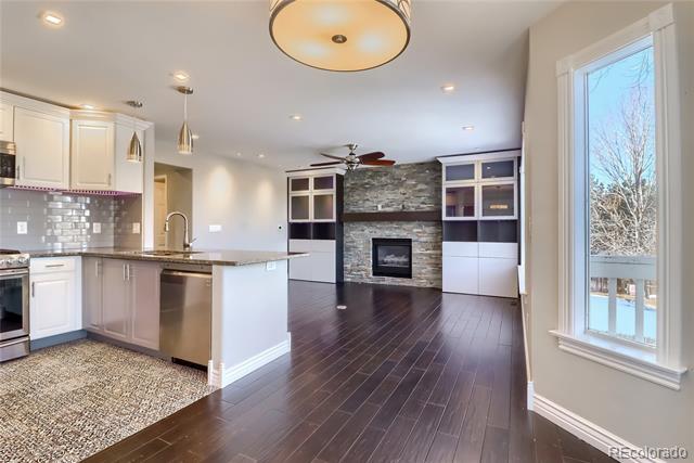 Building Photo - 16229 Hedgeway Dr