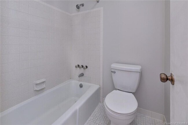 Building Photo - 8 Spring W