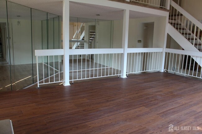 Building Photo - 157 Westgate Dr