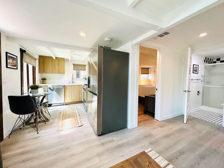 Building Photo - 3259 Rowena Ave