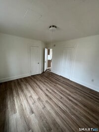 Building Photo - 11 Roosevelt Ave