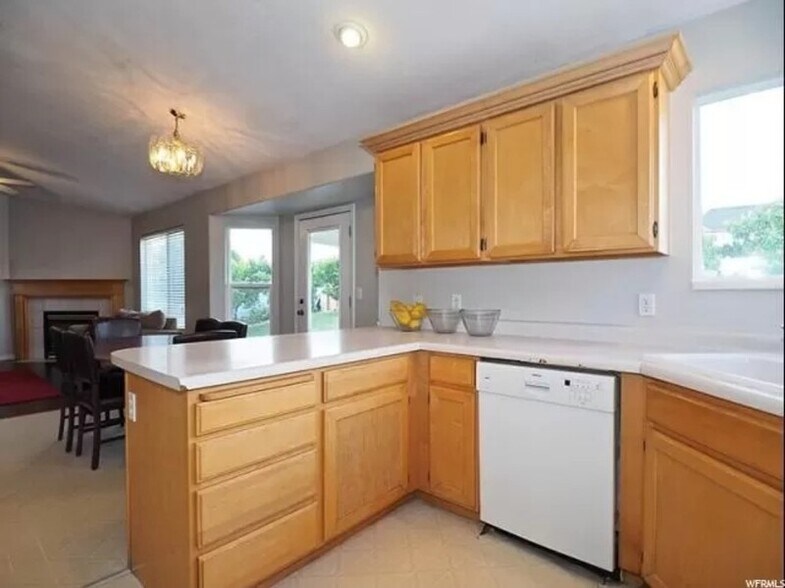 Building Photo - 4881 Cave Peak Dr