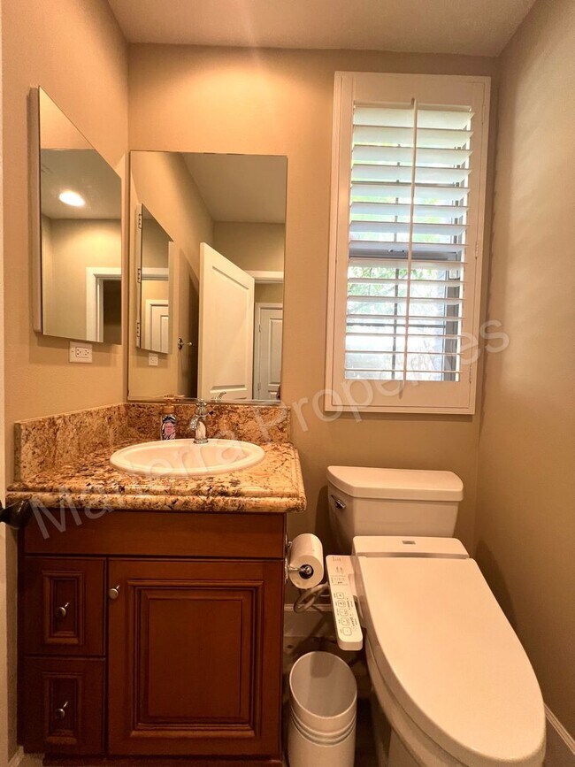 Building Photo - Beautiful Home in Portola Springs