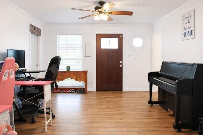 Building Photo - 506 Azalea St