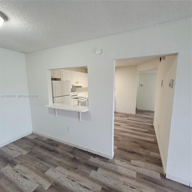 Building Photo - 5100 SW 41st St