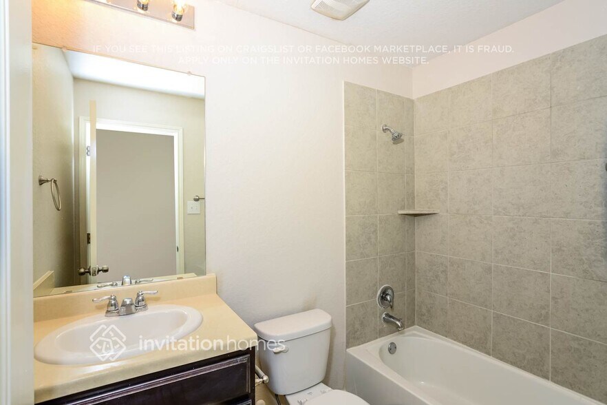 Building Photo - 13451 Drop Seed