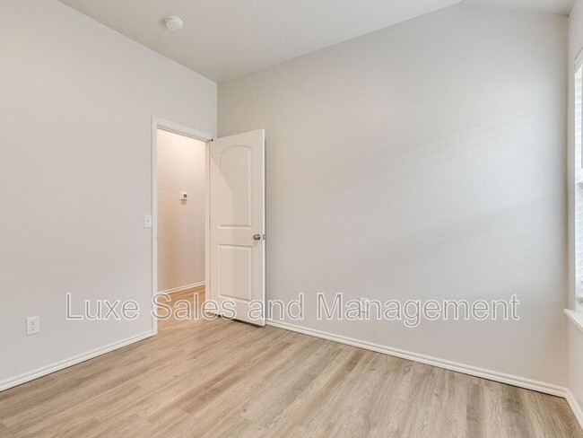 Building Photo - 10541 Lawson Pl Rd
