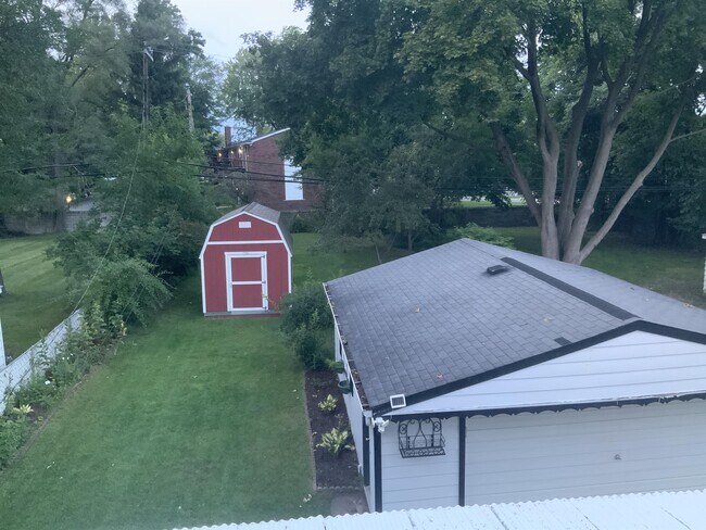 Building Photo - 829 Robinwood Dr