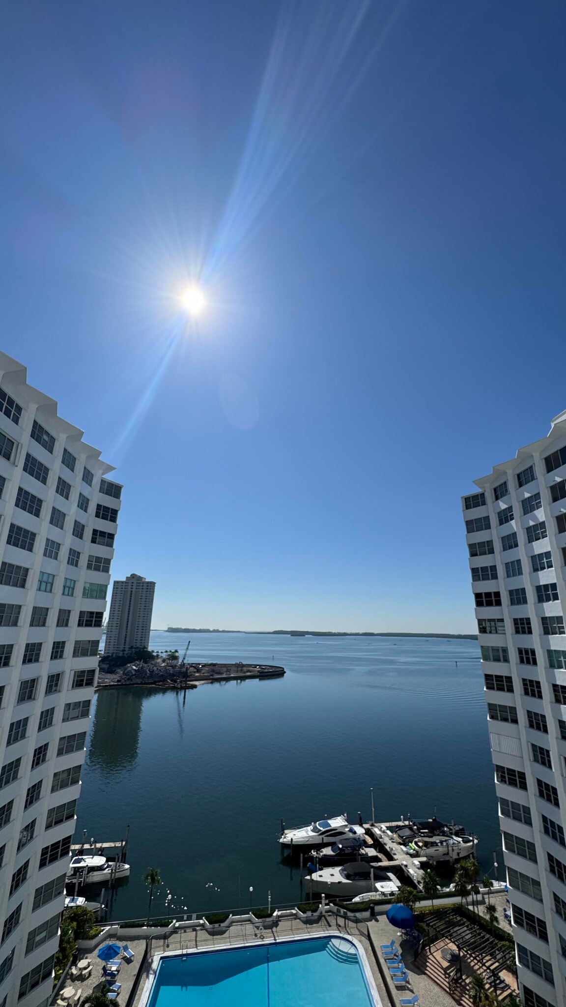Building Photo - 825 Brickell Bay Dr