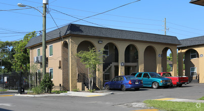 Building Photo - University Plaza