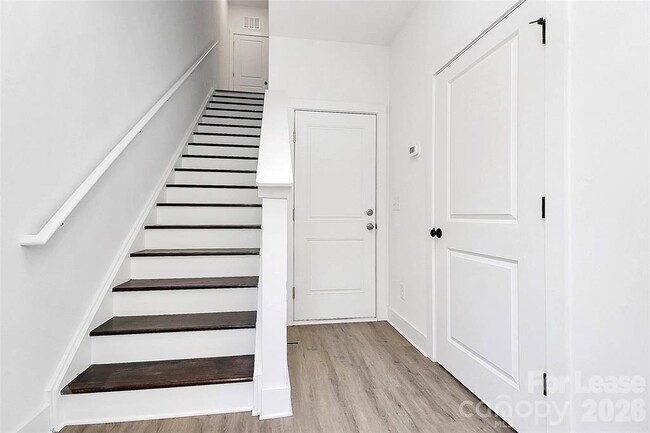 Building Photo - 1106 Ivan Dr