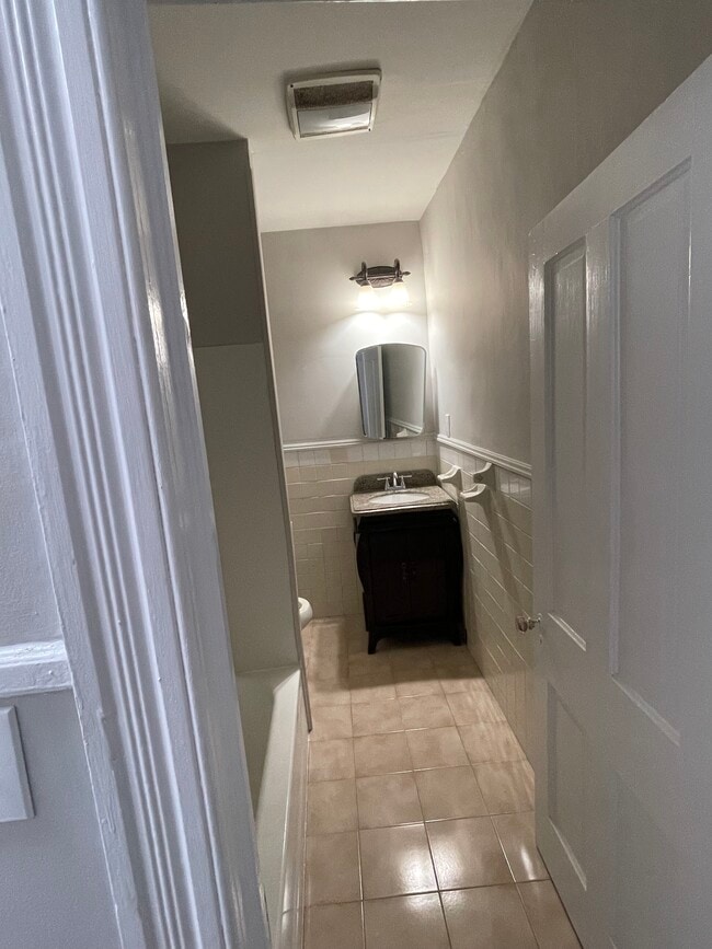 Building Photo - 1301 Herkimer St