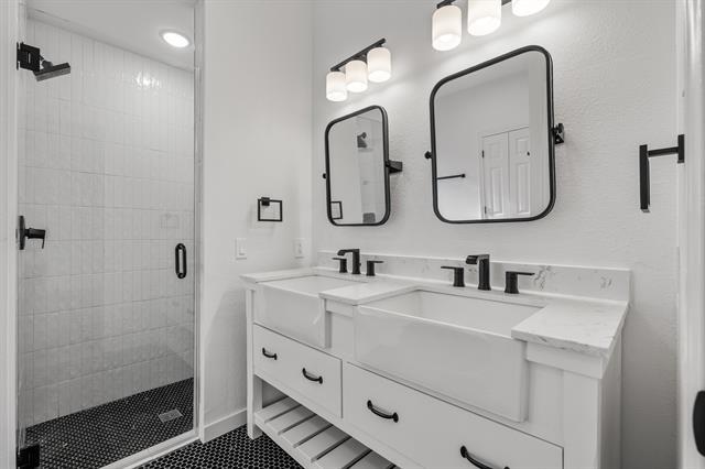 Building Photo - 5742 Ledgestone Dr