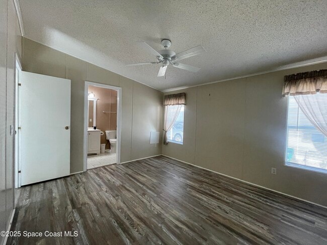 Building Photo - 1204 Calusa Dr