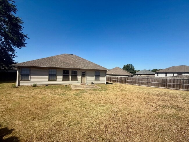 Building Photo - 13706 Apple Glen Cove