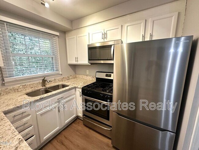 Building Photo - 4808 Blue Bird Ct