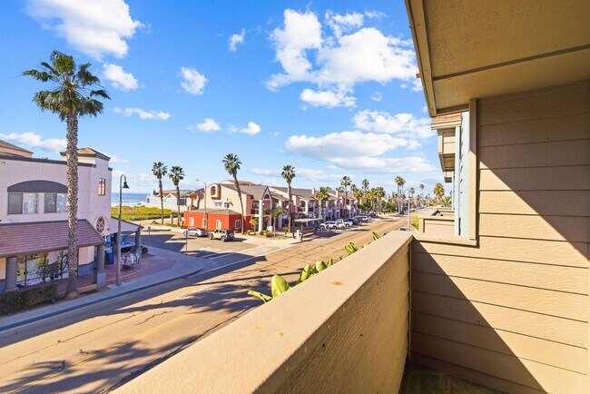 Building Photo - 731 Seacoast Dr