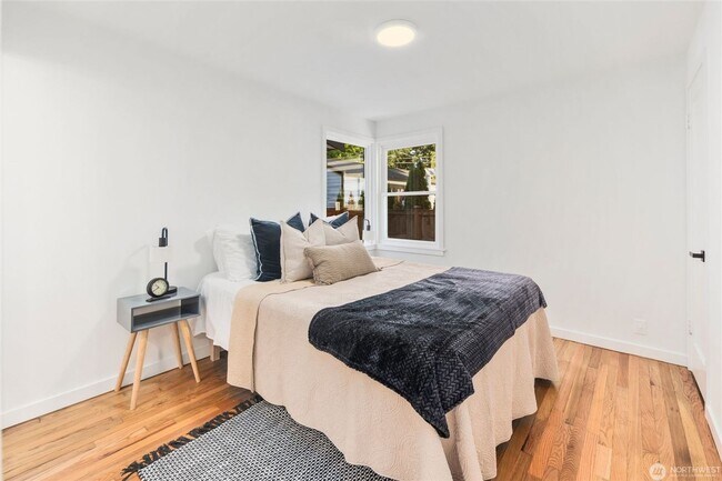 Building Photo - 2bd/1.75ba Seattle Condo