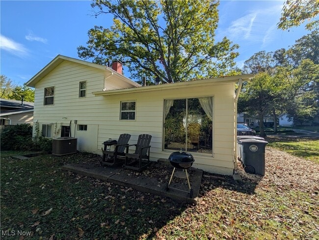 Building Photo - 1494 Hilton Dr